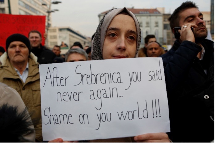 Photo: demonstrators in Serajevo, Bosnia, after the fall of Aleppo, Syria, 14 December 2016. © AP